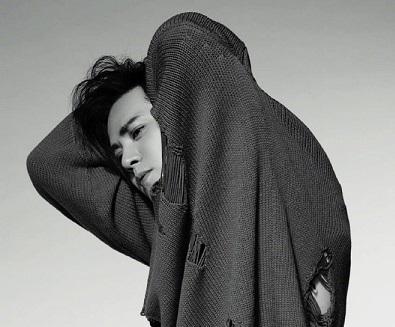 罗志祥晒出一张侧脸近照,并向大家提出了一个11个字的要求