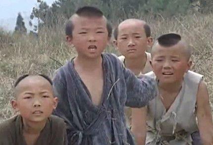 明朝皇帝朱元璋,原名叫朱重八,父亲叫朱五四,爷爷的名字更好记