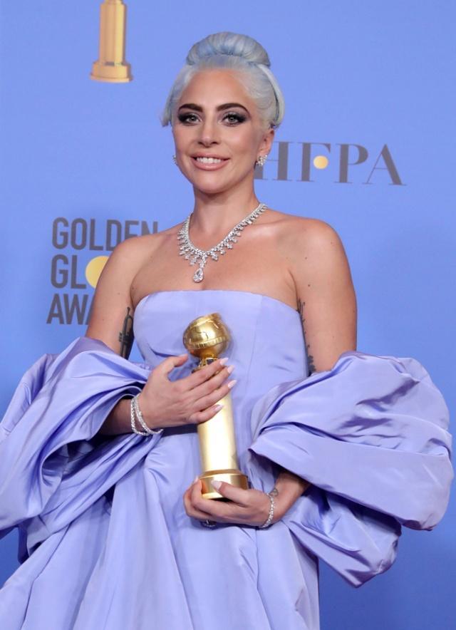 67ladygaga终于不再夸张新造型轻松凹出贵妇气质|贵