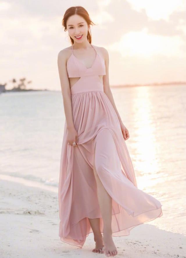 a4腰快走开,娄艺潇的"蚂蚁腰"称霸"腰界",是腰精没错了!