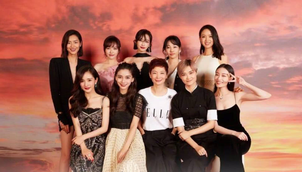 杨幂与唐嫣同框却与杨颖有意互粘,俩人关系再引猜疑