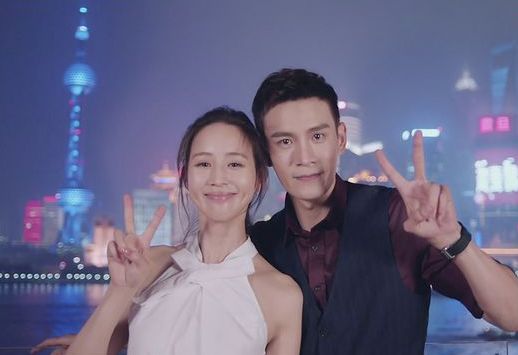 经超带妻女出国度假2岁女儿颇有明星范妻子是清纯美人杜冰雁