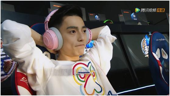 斗鱼智勋综艺首秀 电竞"霍建华"穷追周淑怡