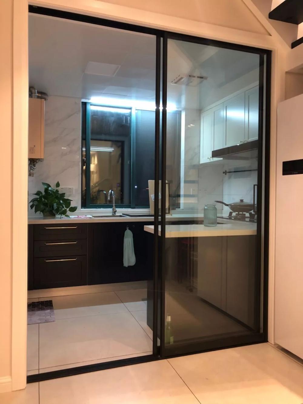 厨房装玻璃推拉门, 简洁明亮谁看了都喜欢!