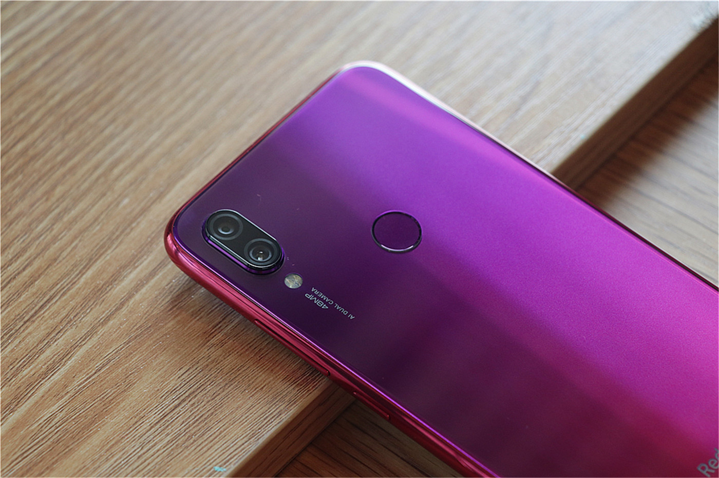 雷军放大招红米note7夜景秒杀友商旗舰但有一缺点