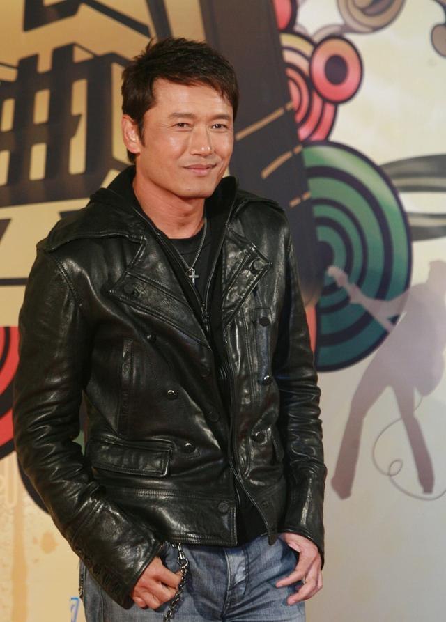未曾想这些男星都已60岁了!李宗盛头发发白,梁家辉苗侨伟也老了