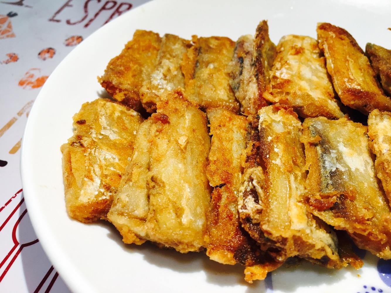 炸带鱼时不要只会裹面粉厨娘透露多加一点它带鱼酥香入味