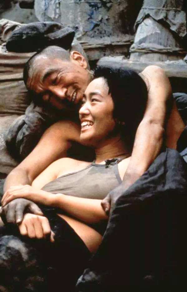 巩俐和张艺谋的八年恋情 是因为一封情书|红高粱|巩俐|张艺谋_新浪