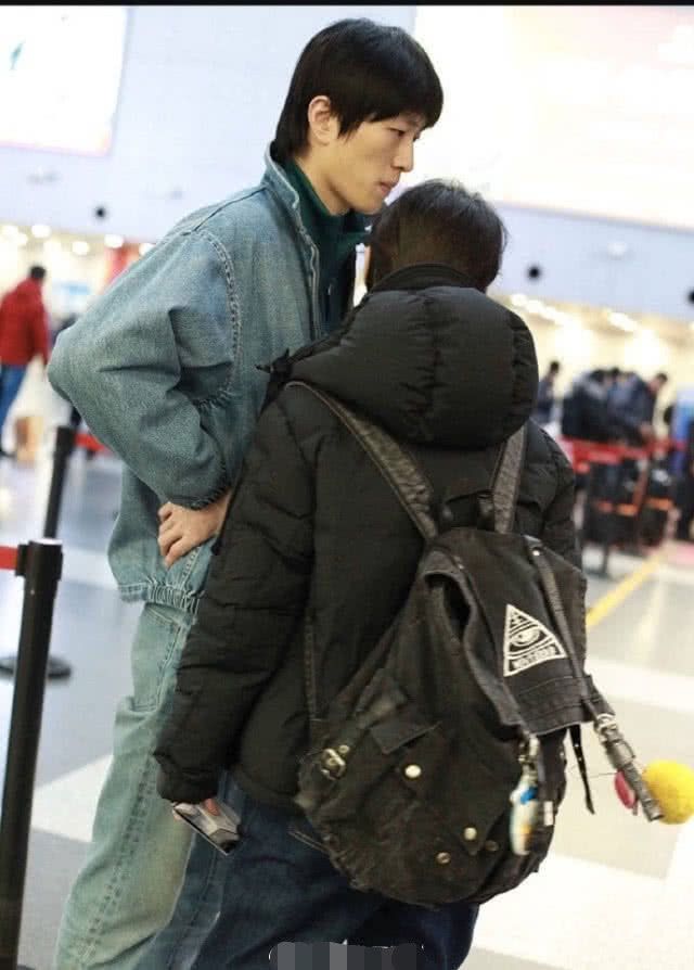 春夏金大川牵手秀恩爱,曾吃火锅亲嘴,刘昊然终于解脱