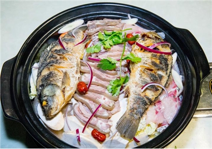 昆明人有口福啦!羊鲜坡·秘制鱼羊鲜格调火锅11月18日盛大开业!