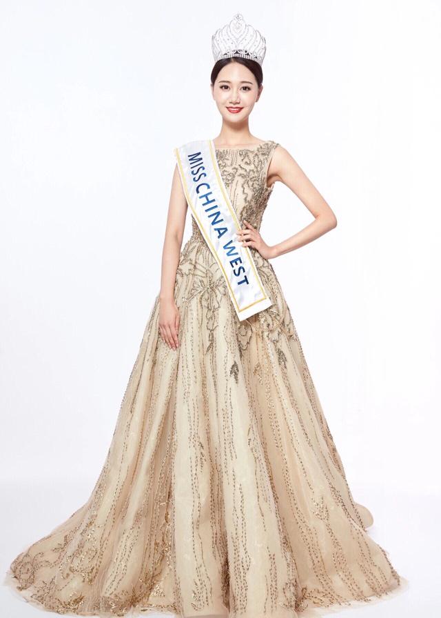 世界小姐李珮姗亮相西安国际时尚周,迪玛希汪涵同台