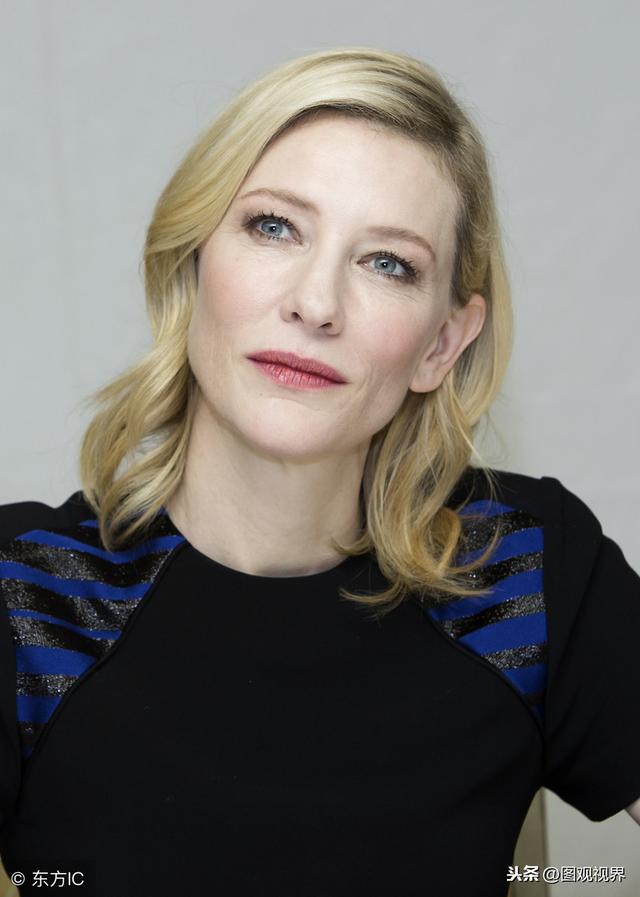 凯特·布兰切的外表很平凡,金发碧眼,算是中规中矩的美人,但在一众