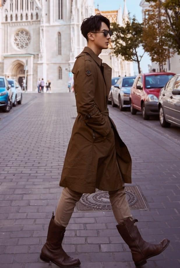 时尚奶爸吴尊一身"土味"却帅气依旧,十分有绅士风度!