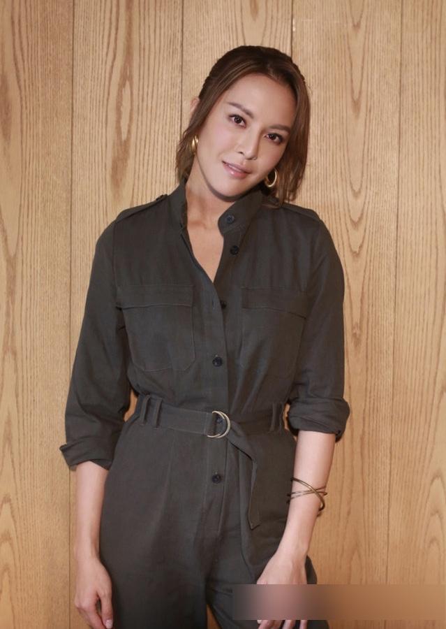 tvb小花张曦文入行仅6年开名车住豪宅,草根出身突然富贵致富