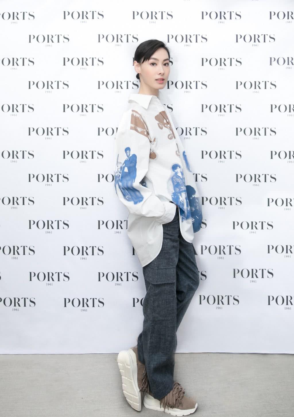 梁洛施时装周连换4身行头,吊带装魅力十足,衬衫牛仔裤似大学生