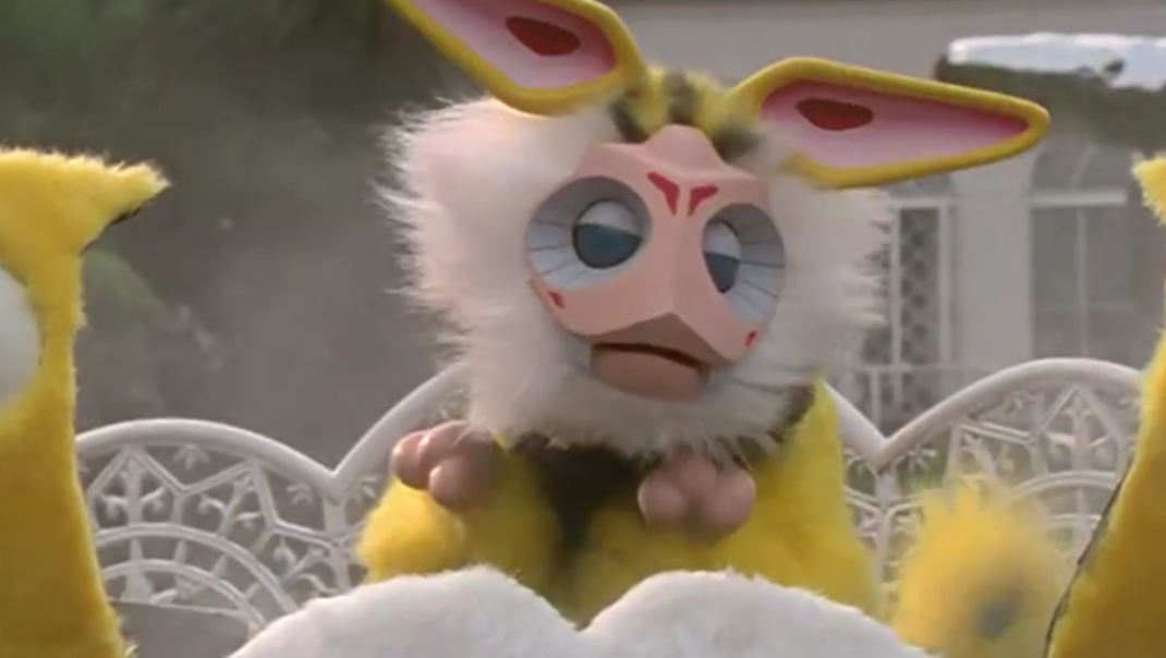 3,羽次郎在我们的印象中,艾雷王是一只巨大的怪兽,两只耳朵会转动