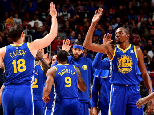 NBA勇士队被火箭队痛揍!保罗绝地压哨!