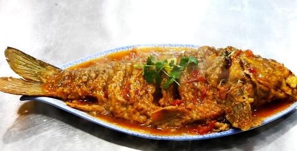 大厨师:教你如何在家做红烧鱼,新手也能做出饭店的味道