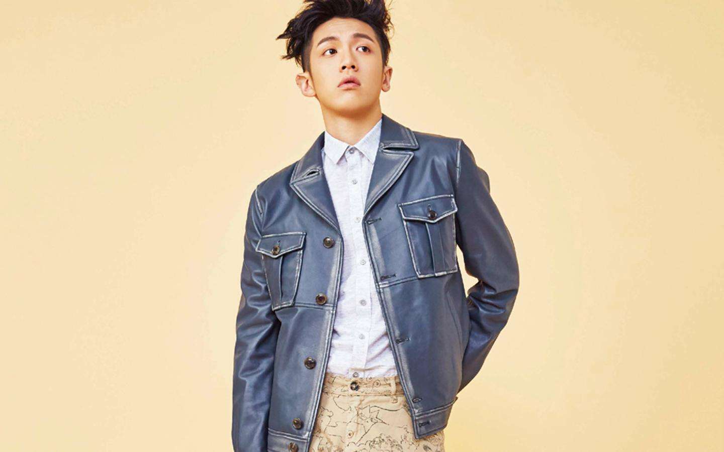 房祖名柯震东韩国夜店被偶遇,蹦迪喝酒美女环绕,并没有那么惨!|柯震东