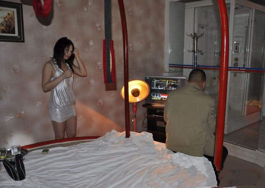 西安五位涉黄人员被抓:半月组织卖淫30次,盈利3万元