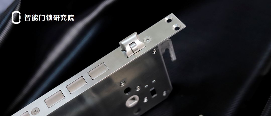 安装智能锁时,天地钩到底要不要留?