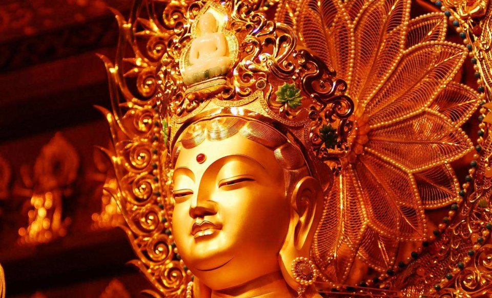 世界上最大的金玉观音像,耗用黄金100多公斤,钻石120多克拉