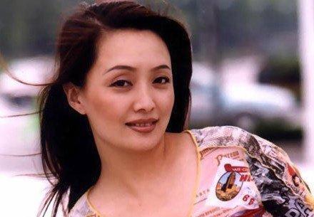 出生于军人家庭,凭借一剧获4个影后,如今53岁仍像25岁|中国电影|于慧