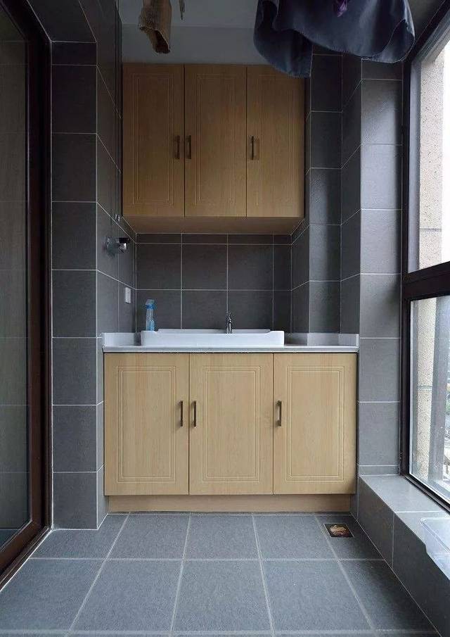 阳台装个洗手盆,也很好看!