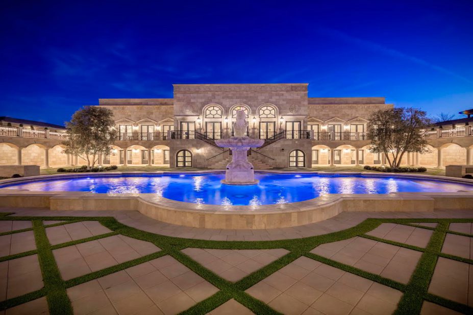 拳王梅威瑟的奢华圣诞!秀6辆豪车,女友晒美照,曝豪宅更多内景