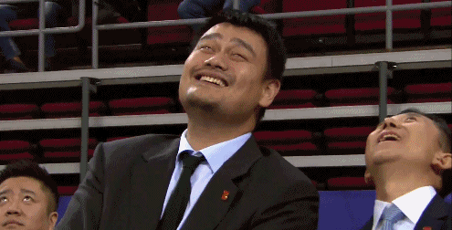 我觉得郭艾伦现在最重要的是把伤养好,调整好状态,迎接新赛季的cba