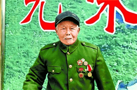 身为特等大功臣, 战争后却跑去种田, 多年后一样东西说明身份