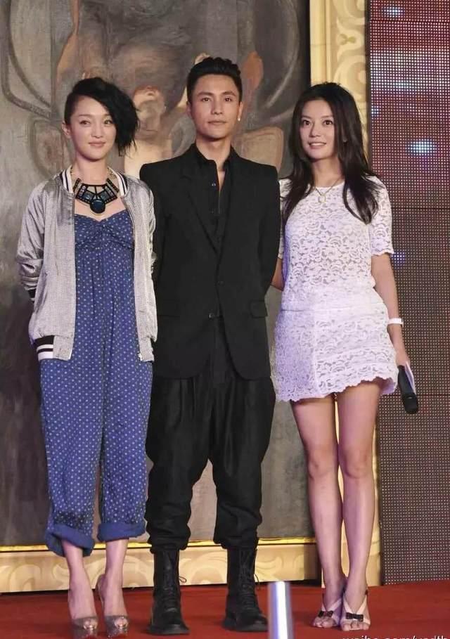 41岁赵薇同框42岁周迅,只差一岁,竟一个似少女一个似大婶?