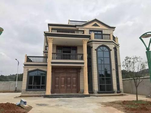 王宝强和赵丽颖老家房子对比,一个富丽堂皇,一个接地气