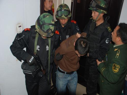 特种兵犯罪有多可怕?抢120万谋害26条人命,12年才抓获!