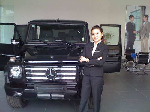 卖一辆100万的奔驰,销售员能拿多少提成?说了你可能不信!