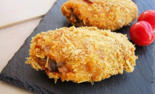 香酥鸡翅做法简单快捷,不用油炸的鸡翅,外酥里嫩,口感酥脆好吃