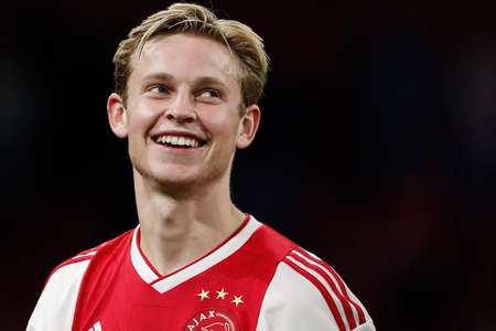 德容亲自宣布本赛季不会离开阿贾克斯未来他会在哪