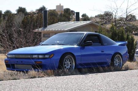 可以说基本上它是一辆日产180sx, 但改换了姊妹车silvia s13( 池谷的