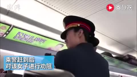 女子高铁直播声大被劝阻 飙日语怼乘警