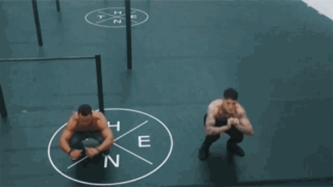 动作三：3组*8次