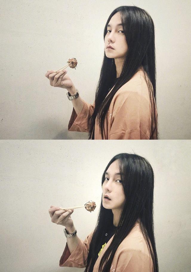 尹正近照!长发飘飘还来个中分,我第一眼以为是何老师!