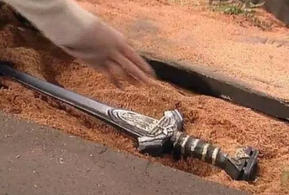 金庸笔下的5大武器圣火令只能垫底第一碾压韦小宝的火铳