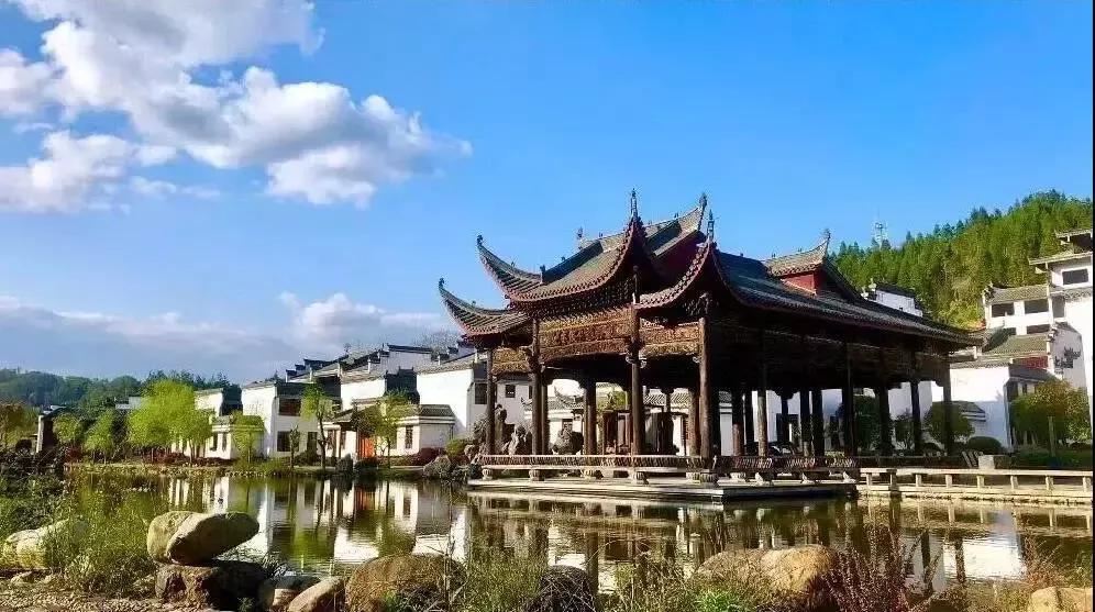 的先提前感受一下泰宁的"古风"吧本次活动的第一站"明清园"话不多说