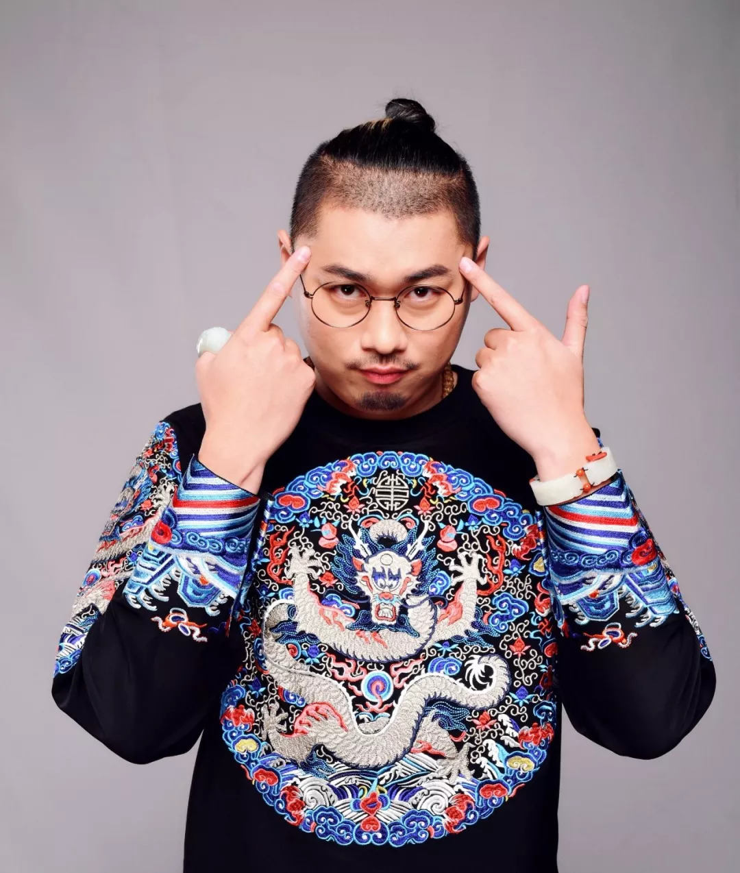 《奇葩说》辩手李林如是答