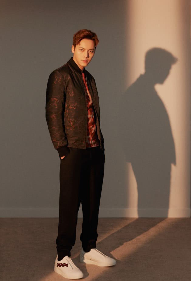 吊裆裤一般人还是别碰好182cm陈伟霆穿上秒变1米6