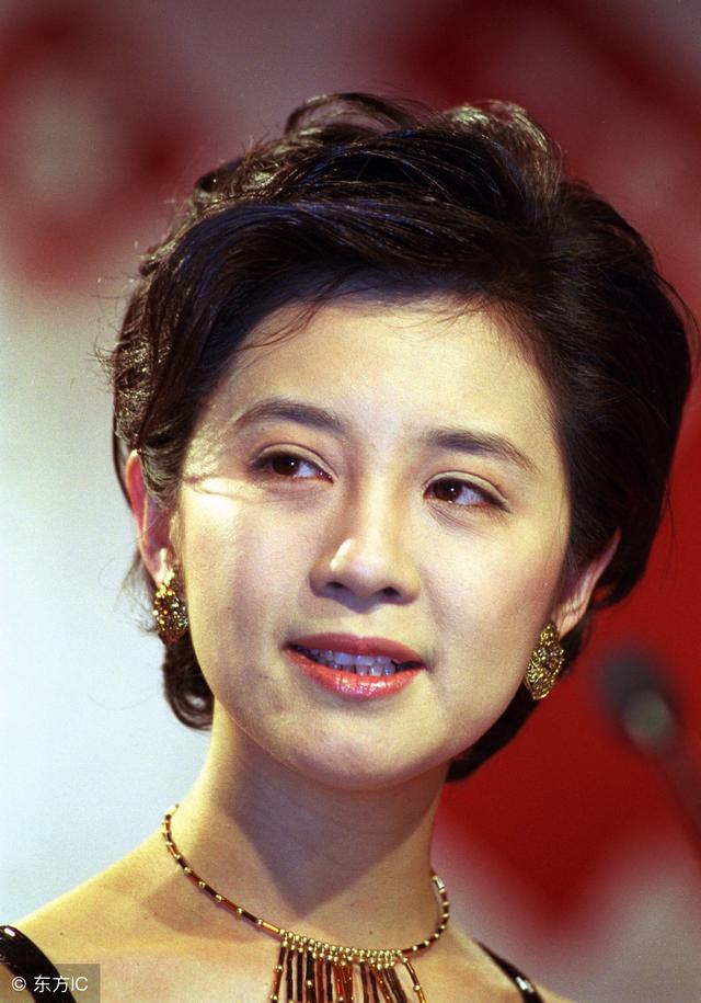 星光心语:凤凰卫视许戈辉,别把自己看太轻,是金子扔到哪都耀眼