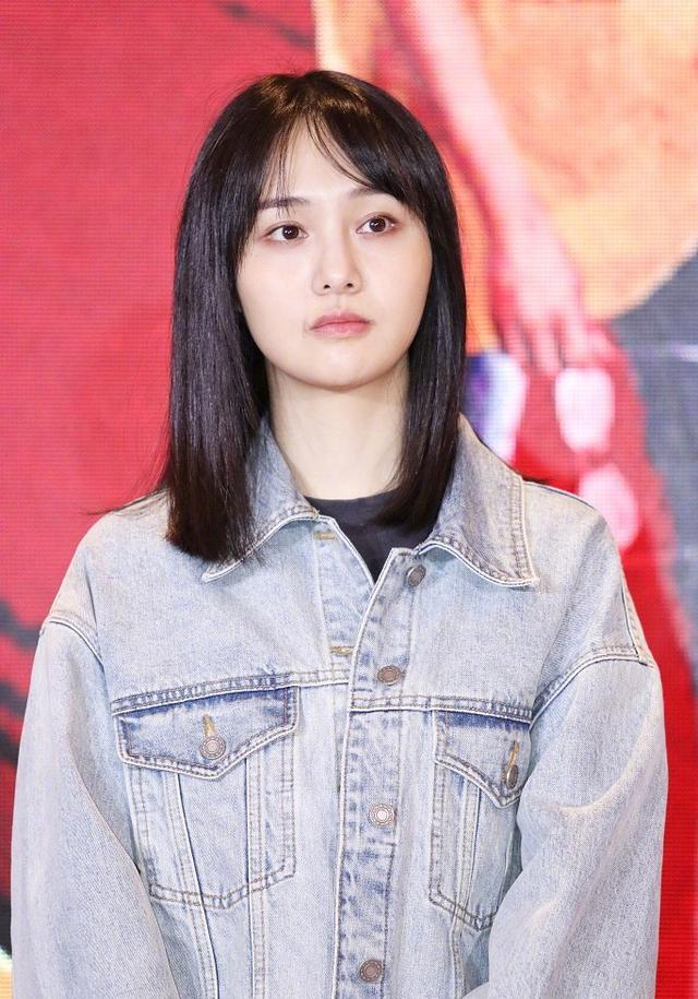 郑爽终于出山素颜状态好到爆牛仔衣配短发重新美回小仙女