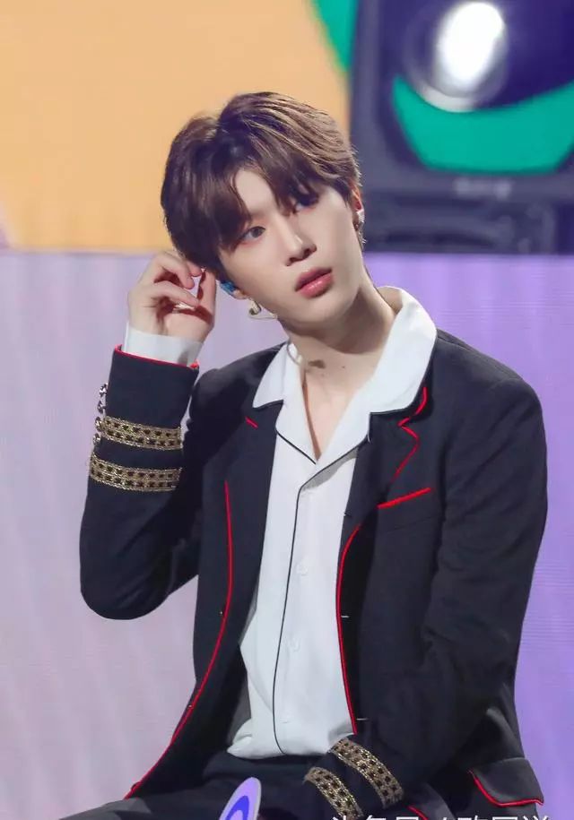 炮爷推一姐挡刀?薛佳凝颜值被嘲?范丞丞演偶像剧?李东学没戏拍