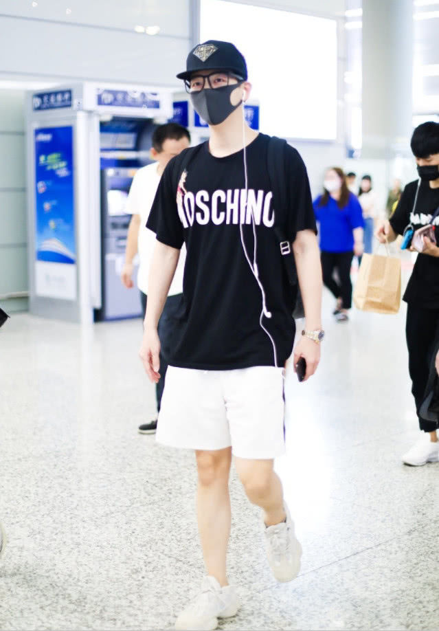 胡夏太任性!"安全带"系腿上就算了,还把扎带扣鞋上是什么操作