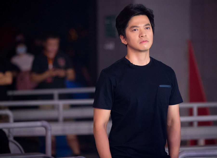 他是水木年华成员之一,为人低调沉稳,为音乐梦想拒绝高额出场费|李建